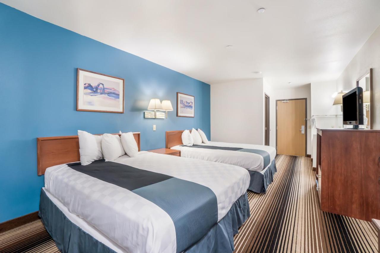 Americas Value River Hotel 2*